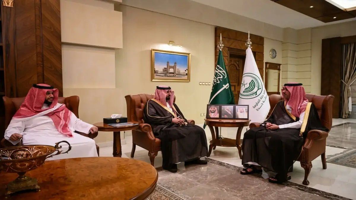 رسمي: محافظ جدة يكشف خطة سرية للهلال الأحمر… الأرقام الصادمة التي تضمن سلامة مليون حاج في 2026!