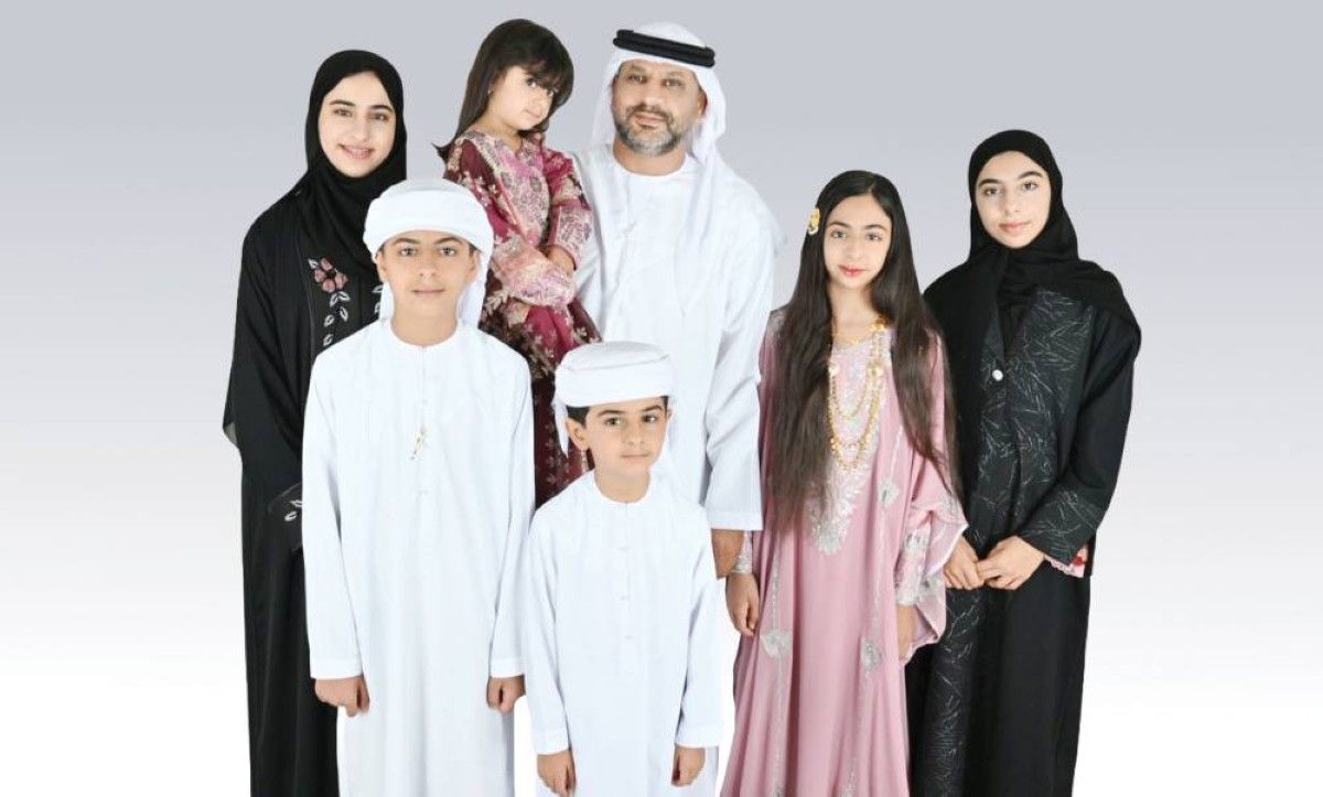 أسرة هلال الهنائي.. نموذج إماراتي يحوّل التربية إلى تميز