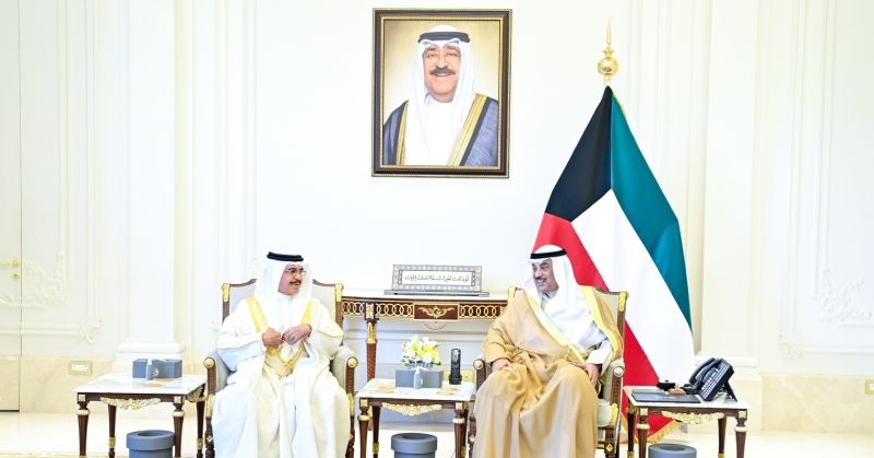 سمو ولي العهد يستقبل وزير الداخلية البحريني بمناسبة زيارته للبلاد