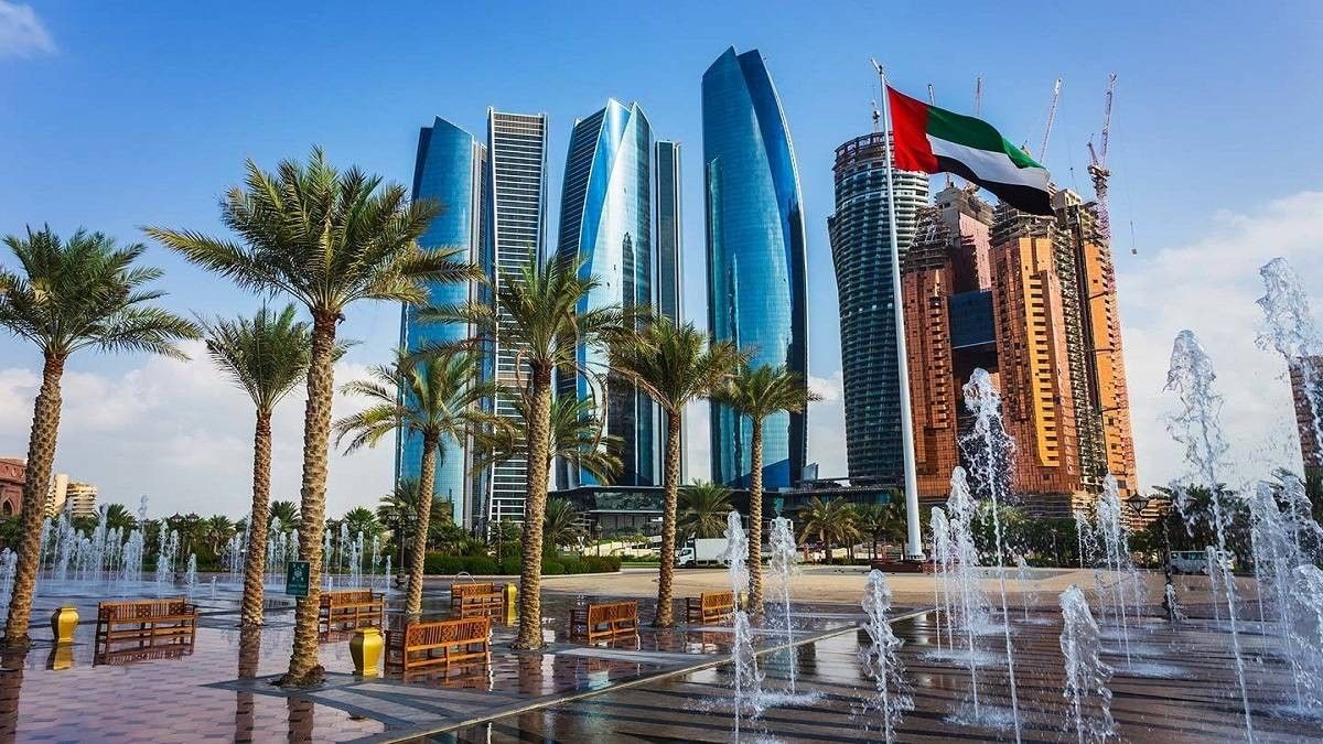أبوظبي.. السيطرة على حريق بمولد كهربائي خارج محطة براكة إثر استهداف بمسيّرة