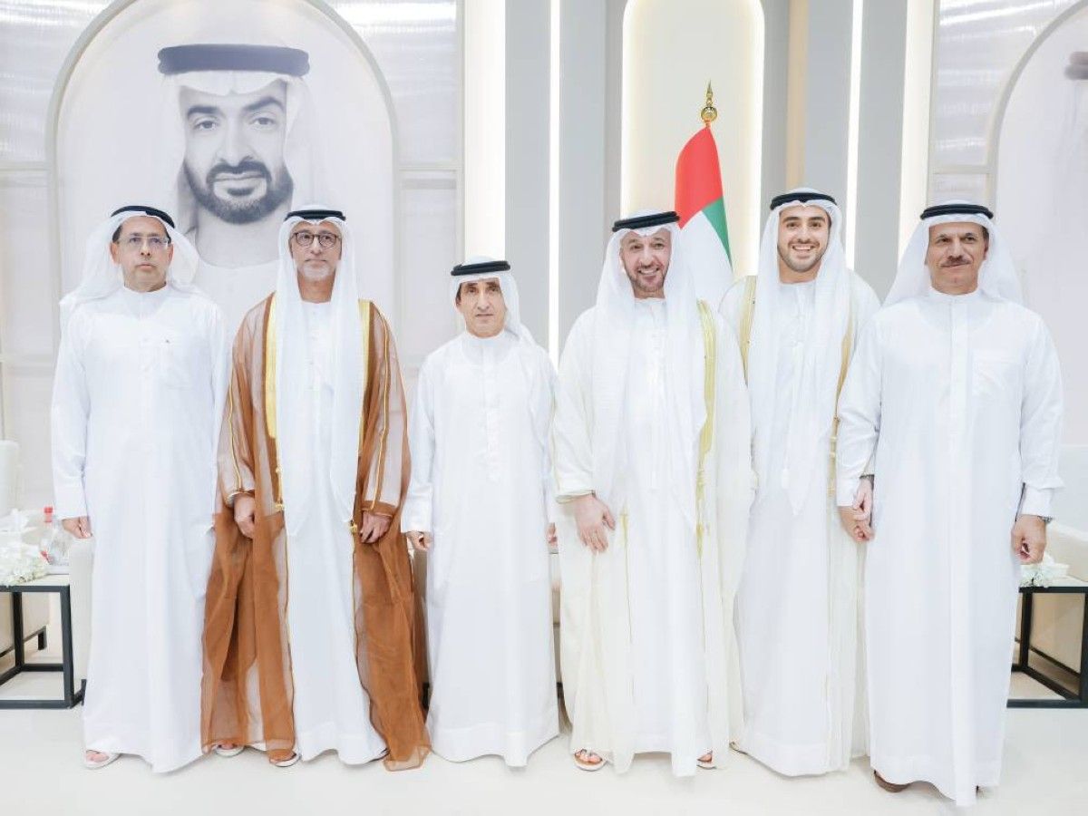 سعيد بن مكتوم يحضر أفراح الملا وآل حامد