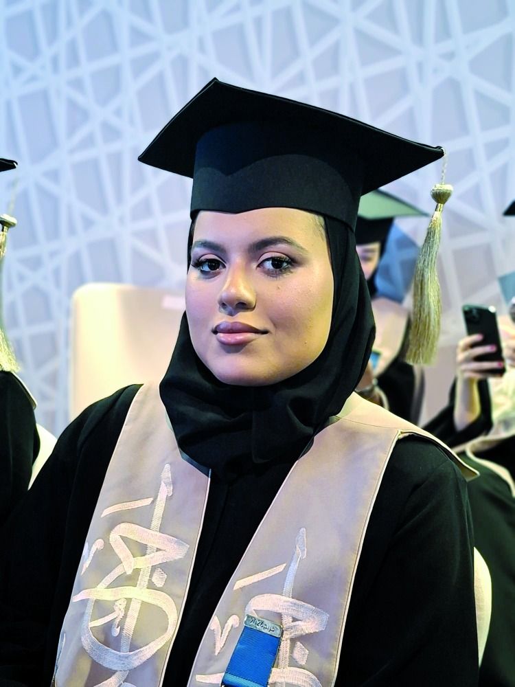 أكدت وجود حاجة لكفاءات وطنية مؤهلة.. خريجات جامعة لوسيل لـ «العرب»: نتطلع للدراسات العليا وتعزيز المسارات المهنية مستقبلا