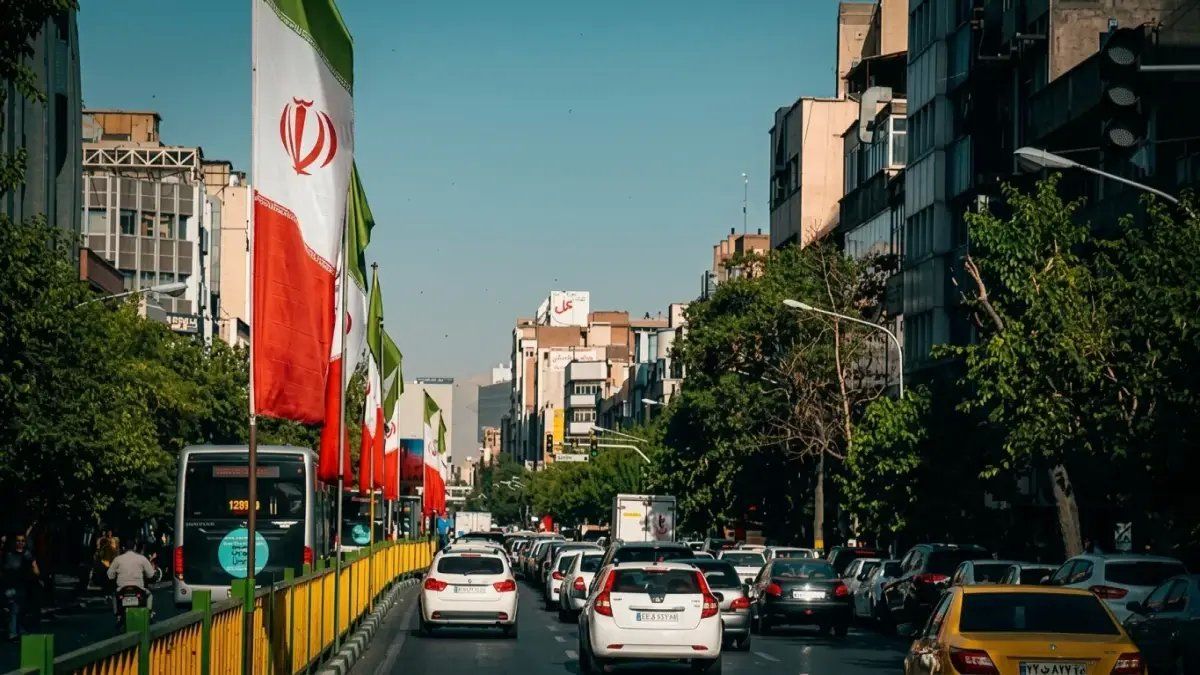 انفجار قوة غوغل يكشف: رسمياً: كيف تحولت من ضحية ChatGPT إلى أخطر لاعب في تاريخ الذكاء الاصطناعي؟ حصري - الأرقام الصادمة تج...