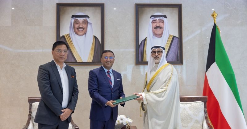 سمو الأمير يتلقى رسالة خطية من رئيس وزراء بنغلاديش