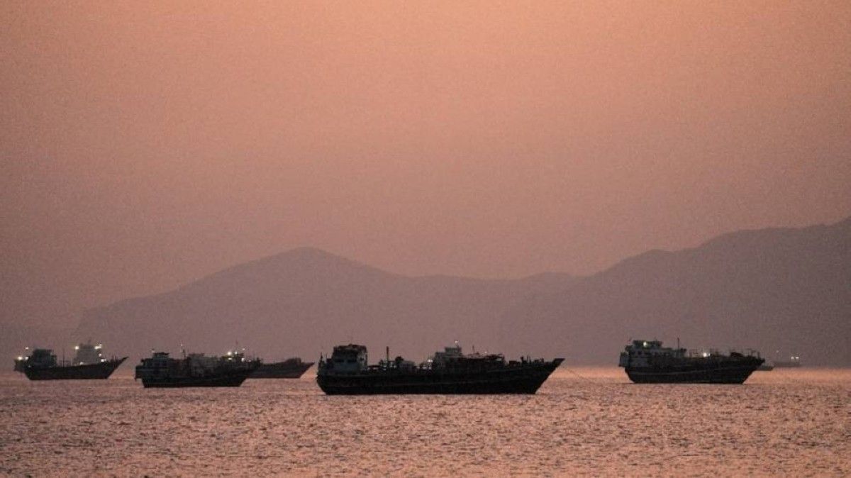 ناقلات محملة بالنفط والغاز الطبيعي تغادر مضيق هرمز إلى باكستان والصين