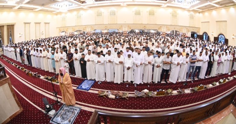 «الراي» تنشر 50 صورة لأداء صلاة العيد