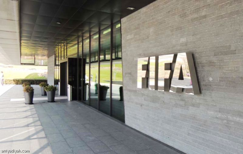 «فيفا» يوقف ثلاثي «روشن»