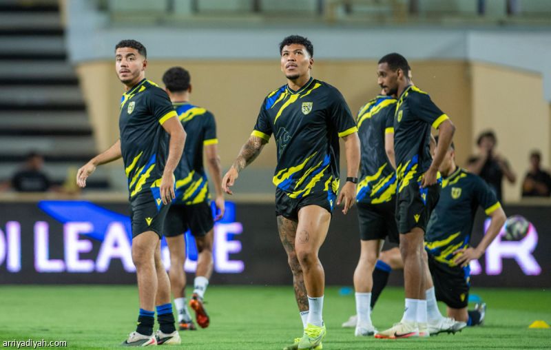 التعاون يبقي 3 أجانب.. وريفاس انتظار