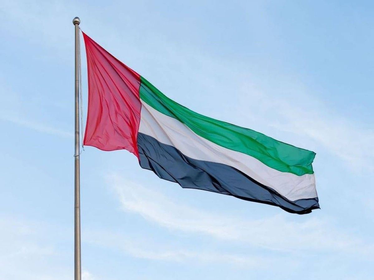 حكام الإمارات يعزون أمير قطر بوفاة عبدالله بن حمد العطية