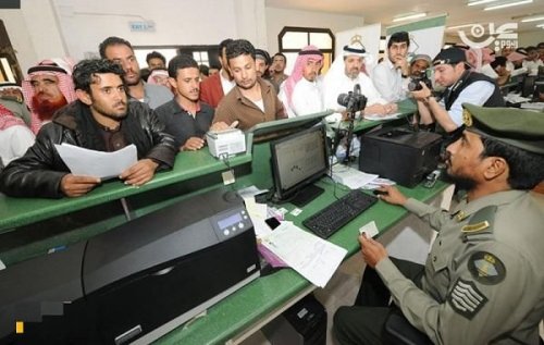 صدمة للمغتربين في المملكة .. السعودية تعلن بدء تنفيذ قرار رفع نسبة التوطين في هذه المهن حيز التنفيذ