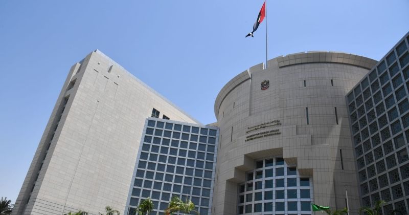 الإمارات تدين الاعتداءات الإيرانية على الكويت: انتهاك صارخ وتهديد للأمن والاستقرار