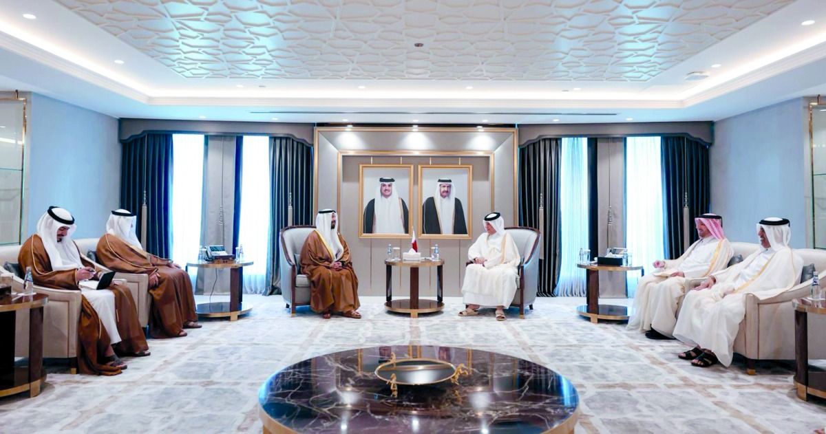 المريخي يتسلم نسخة من أوراق اعتماد السفير الإماراتي