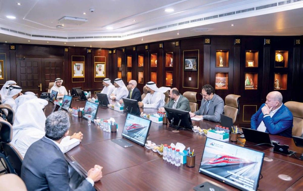 «كهرباء دبي» و«الاتحاد للقطارات» تبحثان وضع معيار عالمي للبنية التحتية منخفضة الكربون