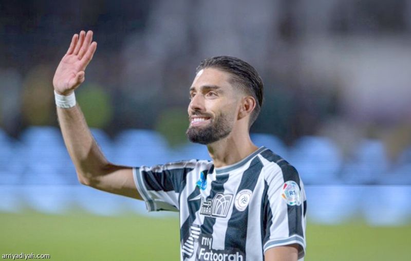 الشباب يمدد عقد كاراسكو