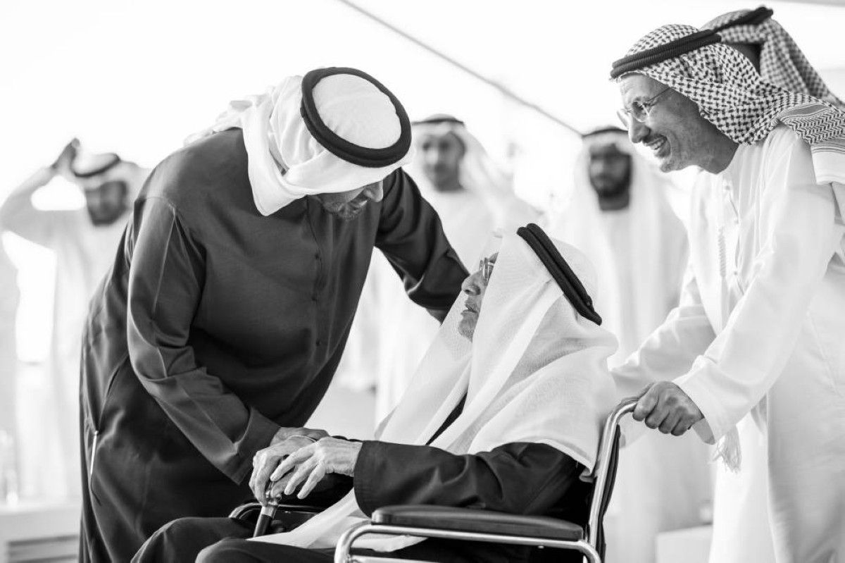محمد بن زايد ناعياً محمود القيسية: عمل بإخلاص مع الشيخ زايد وترك بصمة بارزة في مجال التربية والتعليم بالإمارات