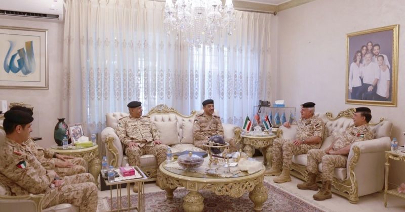 رئيس الأركان بحث مع نظيره الأردني تعزيز التعاون العسكري والدفاعي