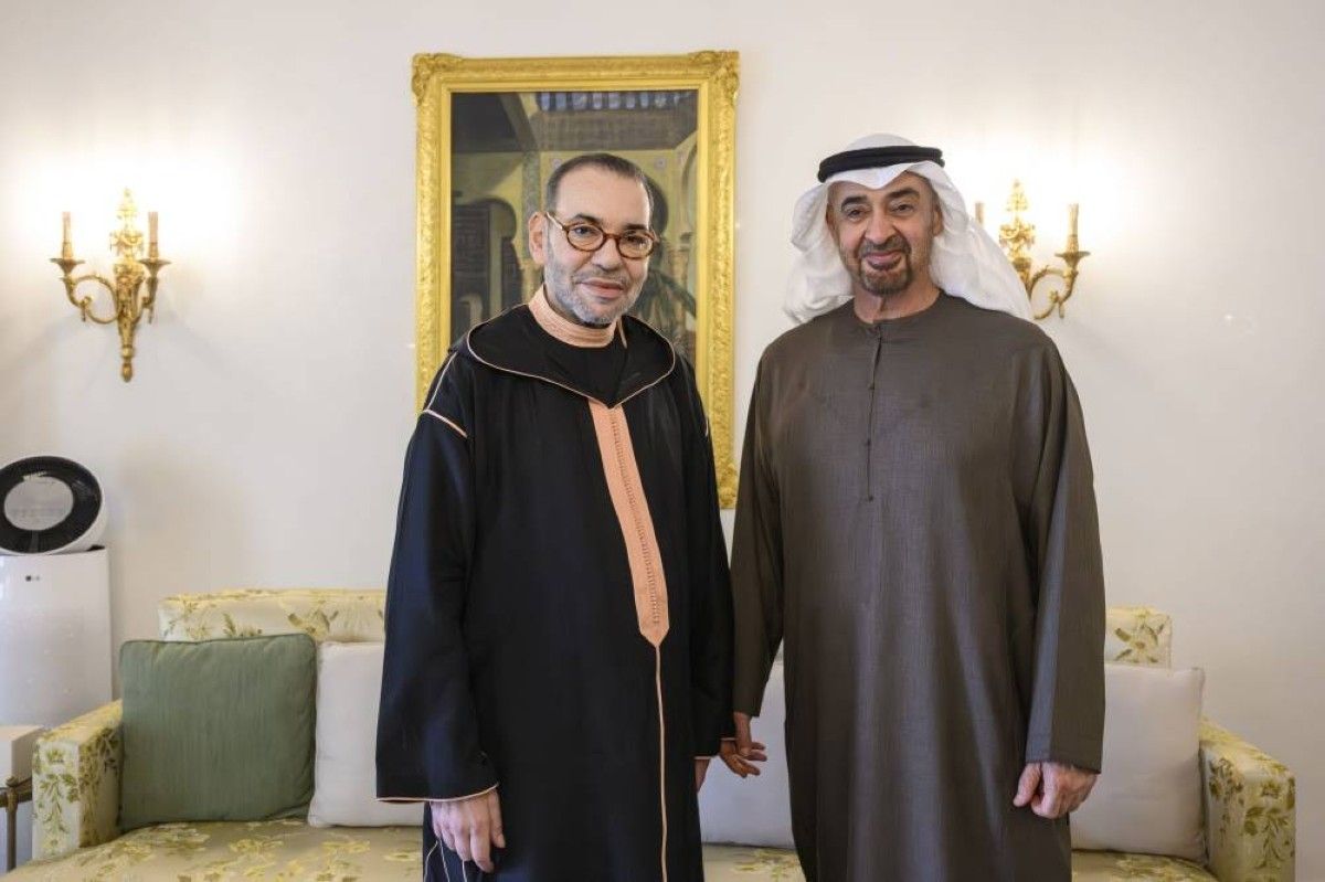 رئيس الدولة يلتقي الملك محمد السادس في إطار زيارة خاصة إلى المغرب