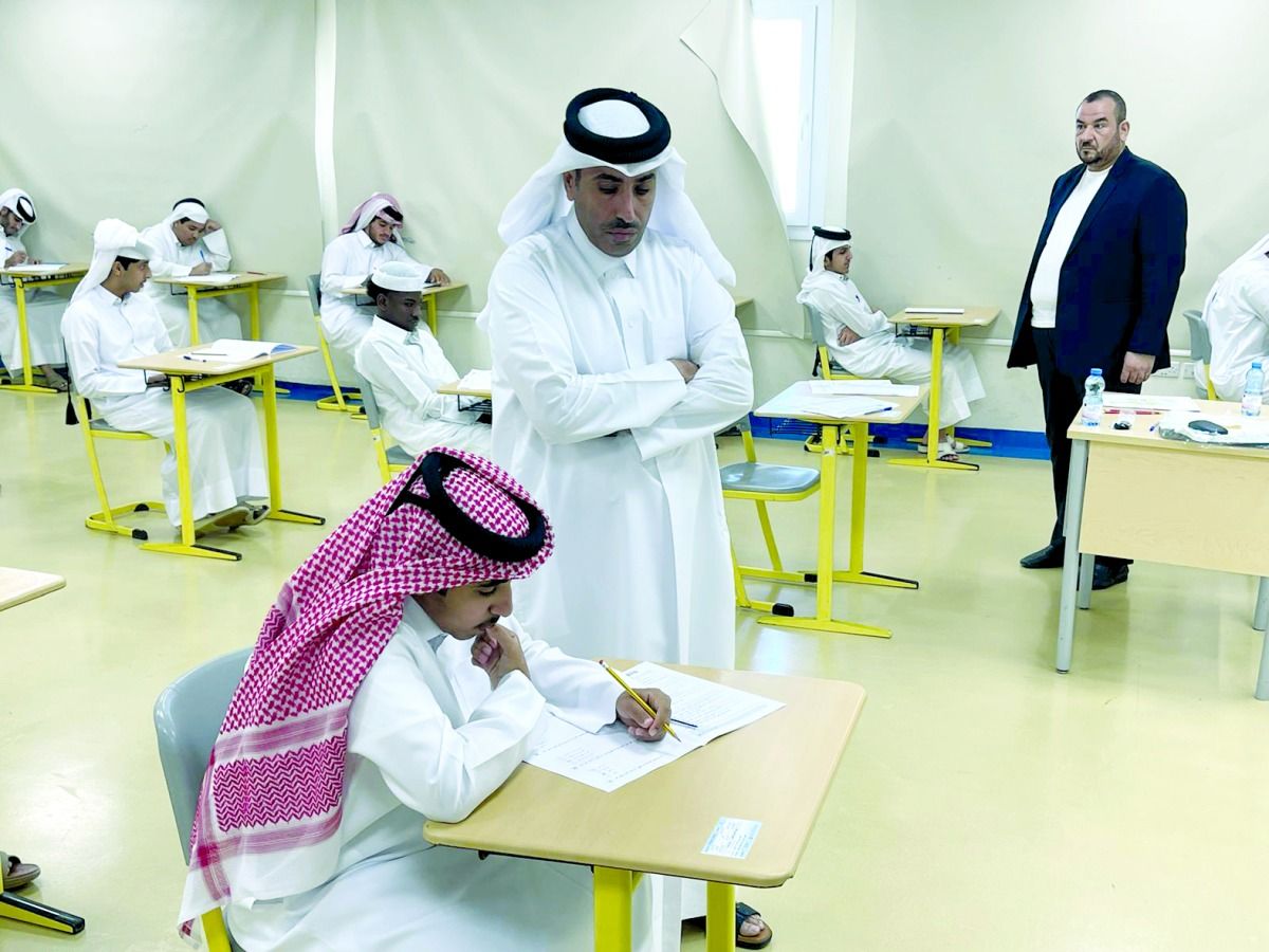 طلاب الثانوية لـ«العرب»: العلوم العامة صعب.. والكيمياء والحاسب متوازنان