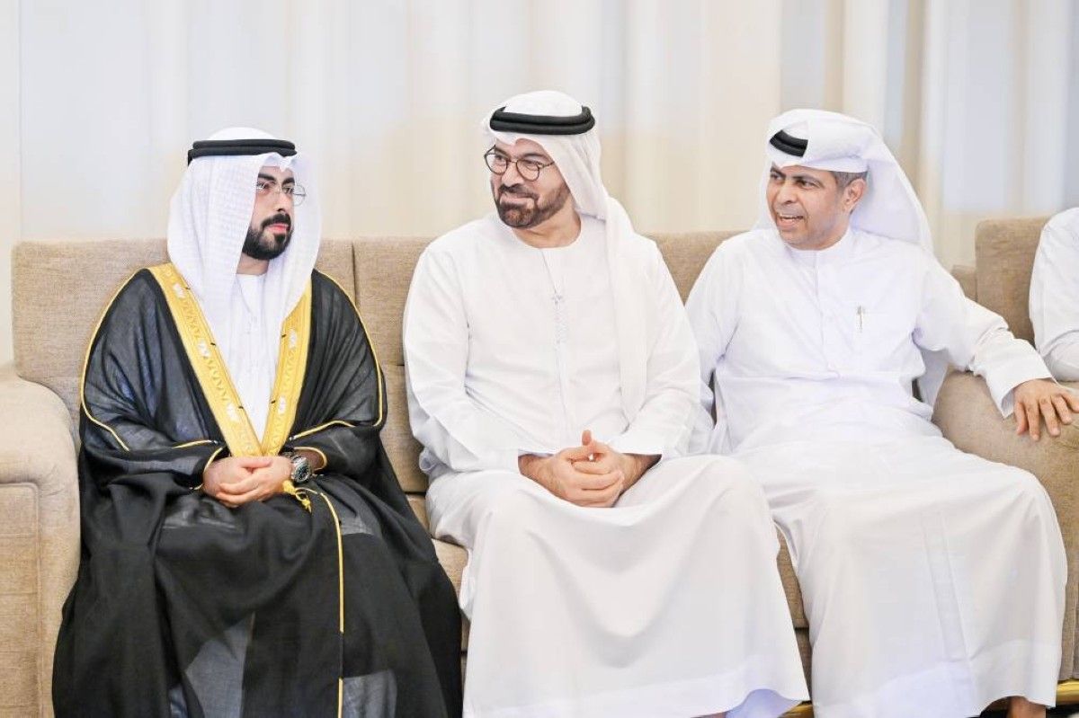 سعيد بن مكتوم يحضر أفراح الفلاسي والبحر
