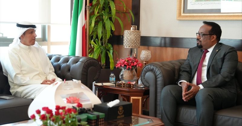 وزير الأوقاف مستقبلاً سفير إثيوبيا