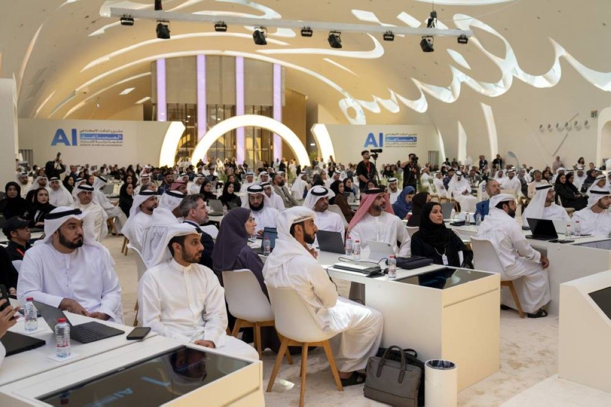 حكومة الإمارات تعقد ورشة عمل حول تطبيق الذكاء الاصطناعي المساعد بمشاركة أكثر من 50 وزارة وجهة اتحادية
