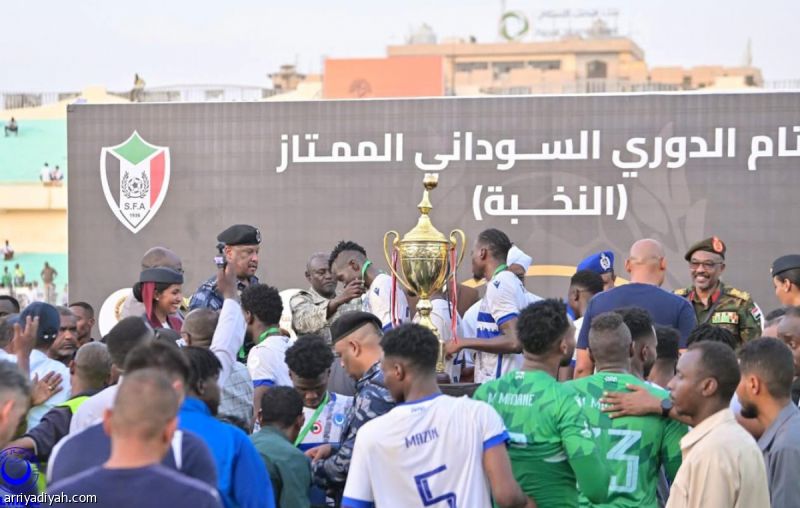 الهلال السوداني يكتب التاريخ.. خطف دوريين في 27 يوما