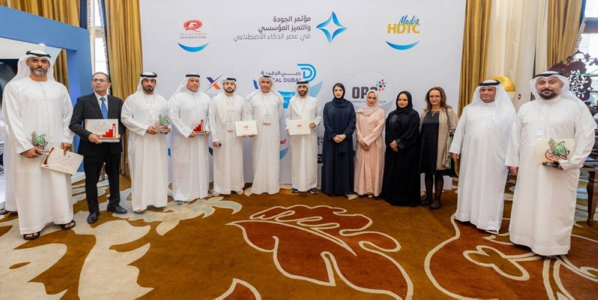 تتويج «دبي للإعلام» بـ5 جوائز تقديراً لتميز برامجها ومبادراتها النوعية