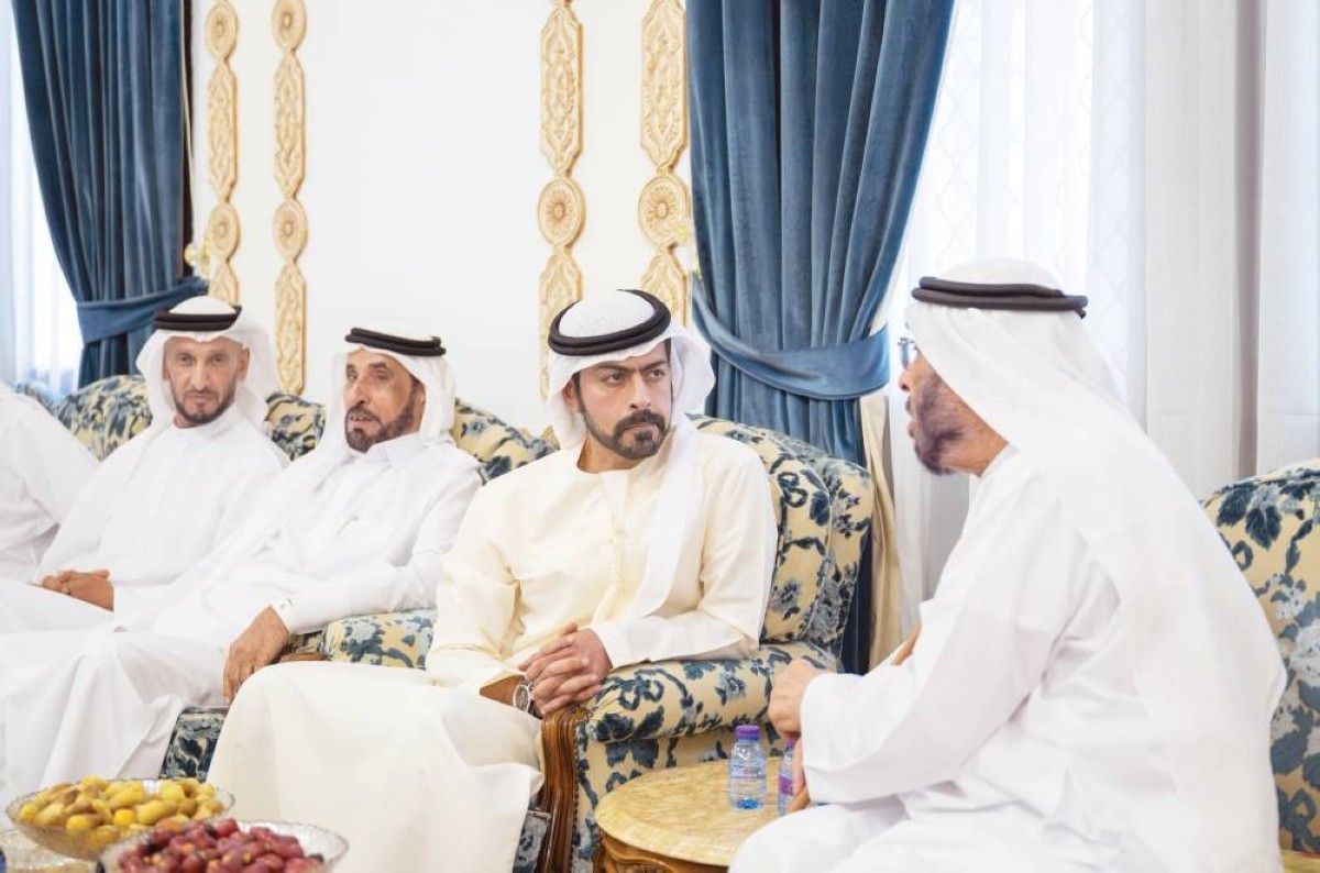 خليفة بن طحنون يعزي في وفاة فاطمة المزروعي