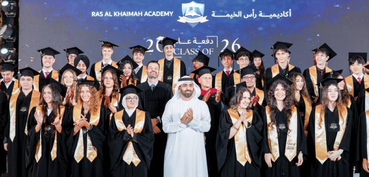 أحمد بن سعود يشهد حفل تخريج بأكاديمية رأس الخيمة