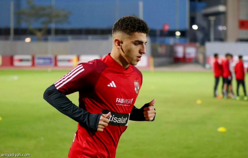 الأهلي يجدد مع كوكا 3 أعوام