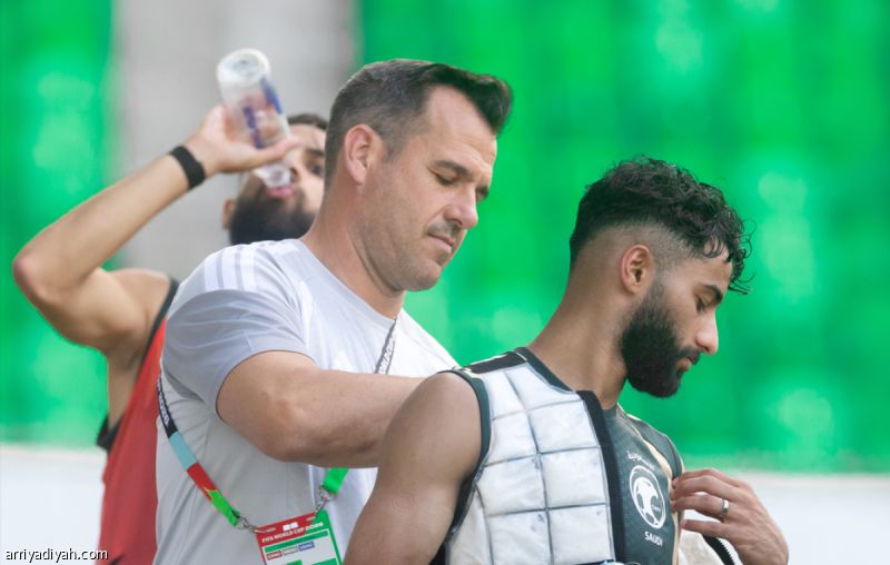 الأخضر يكافح الحرارة والرطوبة بـ «CLIMACOOL»