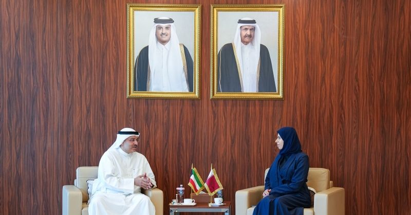 البصيري مع الوزيرة القطرية
