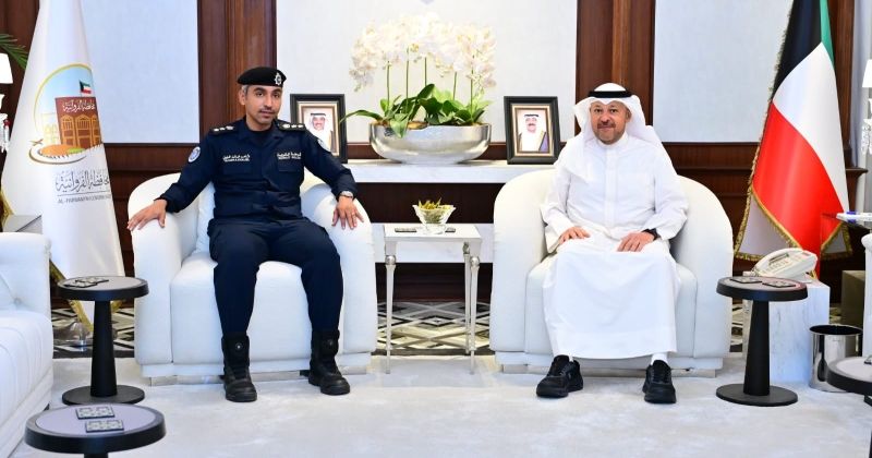 محافظ الفروانية مستقبلاً مدير مراكز خدمة المواطن بالمحافظة