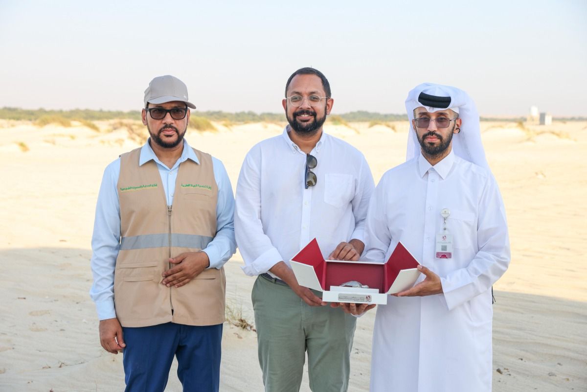  البيئة تنظم زيارة للسفير البريطاني إلى مشروع حماية السلاحف البحرية بشاطئ فويرط