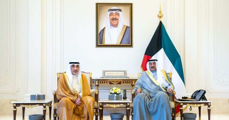 سمو ولي العهد يستقبل رئيس مجلس الوزراء بالإنابة ووزيري الدفاع والخارجية