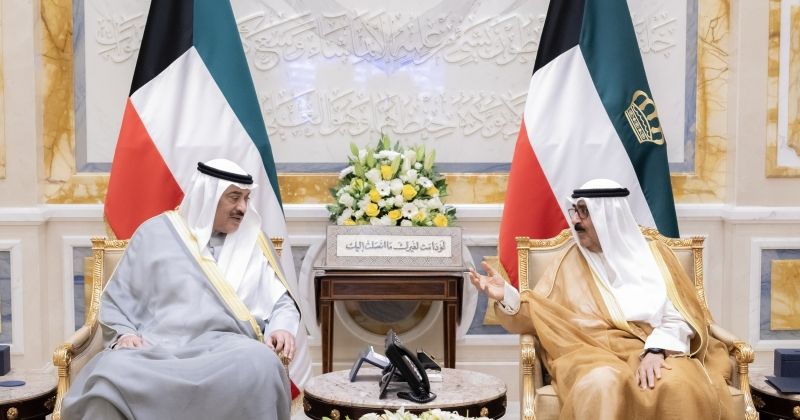 سمو الأمير يستقبل سمو ولي العهد ورئيس مجلس الوزراء بالإنابة ووزيري الدفاع والخارجية