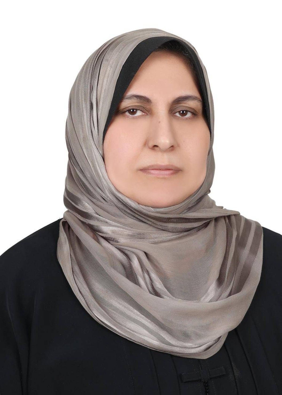 الإمارات.. أدوات ذكية للغش في الاختبارات تغزو «التواصل».. و«التربية» تطبق عقوبات صارمة