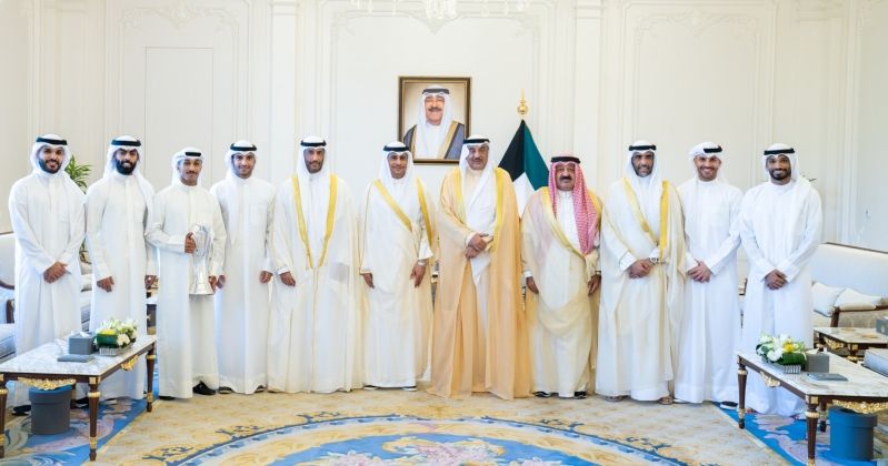 سمو ولي العهد يستقبل وزير الشباب والرياضة ومجلس إدارة ولاعبي نادي الكويت الرياضي