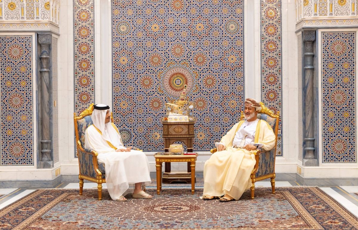 سلطان عُمان يستقبل رئيس مجلس الوزراء وزير الخارجية