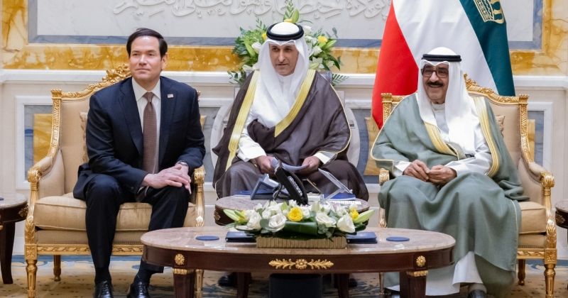 سمو الأمير يستقبل وزير الخارجية الأميركي