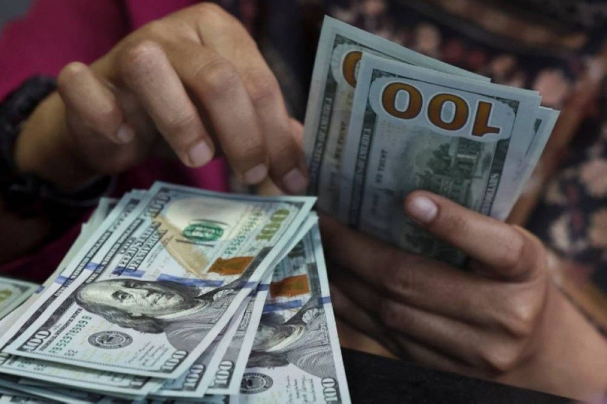 الدولار يصعد بفضل توقعات رفع الفائدة الأمريكية