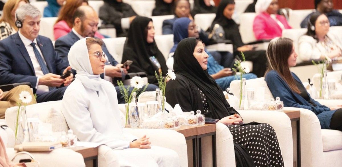 جلسة حول «المرأة الإماراتية في المحافل الدولية»