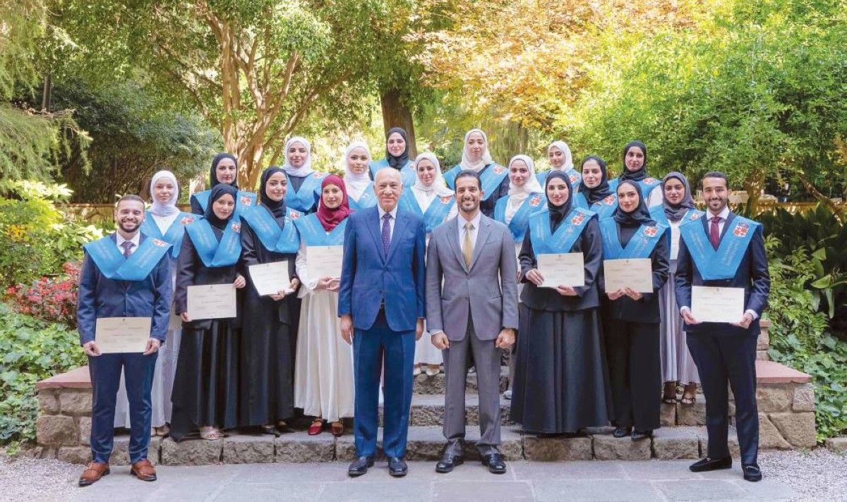 سلطان بن أحمد يشهد تخريج أول دفعة من ماجستير «الريادة الإعلامية» بين الشارقة وبرشلونة