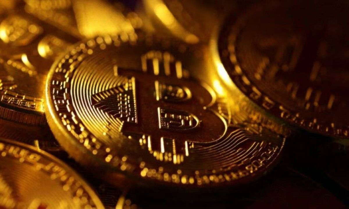 سحوبات بـ4.1 مليارات دولار تدفع صناديق «بتكوين» لأسوأ شهر منذ إطلاقها