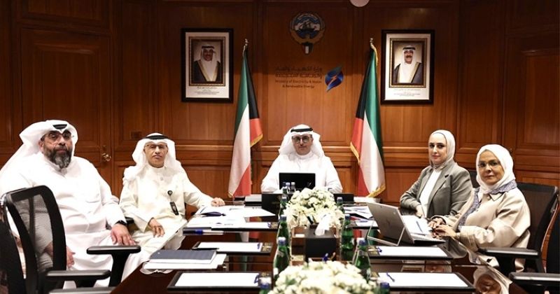 المخيزيم مُشاركاً في الاجتماع بتقنية الاتصال المرئي