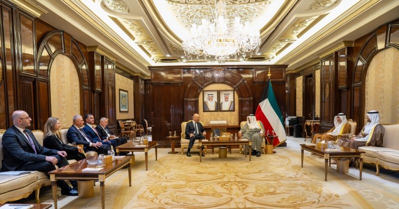 سمو رئيس مجلس الوزراء يستقبل وزير الداخلية اللبناني بمناسبة زيارته للبلاد