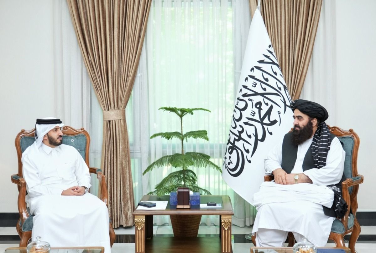 وزير الخارجية في حكومة تصريف الأعمال في أفغانستان يجتمع مع سفير قطر