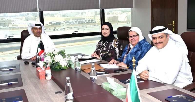 الجلاهمة مجتمعا مع المدير العام للهيئة العامة للقوى العاملة رباب العصيمي