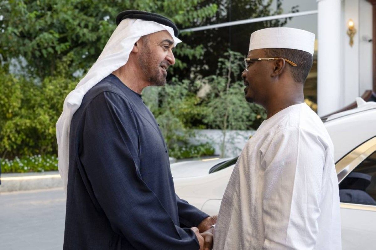 محمد بن زايد والرئيس التشادي يبحثان تعزيز علاقات التعاون بين البلدين