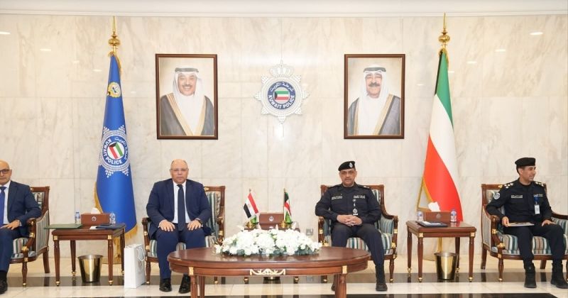 وكيل وزارة الداخلية يستقبل السفير المصري لدى البلاد